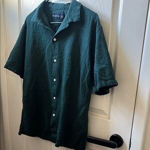 Abercrombie & Fitch Short Sleeve Button-Down Shirt in Dark Green